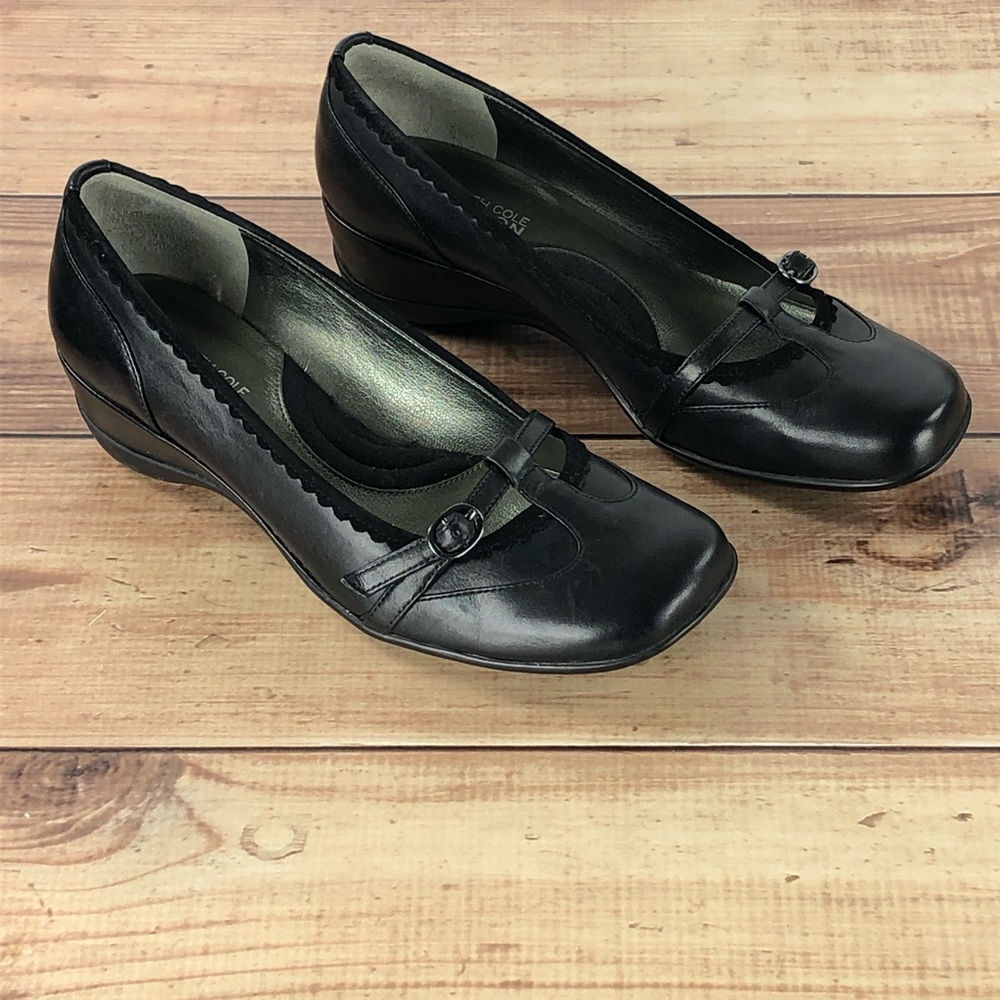 *SOLD* KENNETH COLE REACTION | Mary Jane Shoes - Picture 1 of 6
